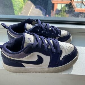 Nike air Jordan’s size 3Y